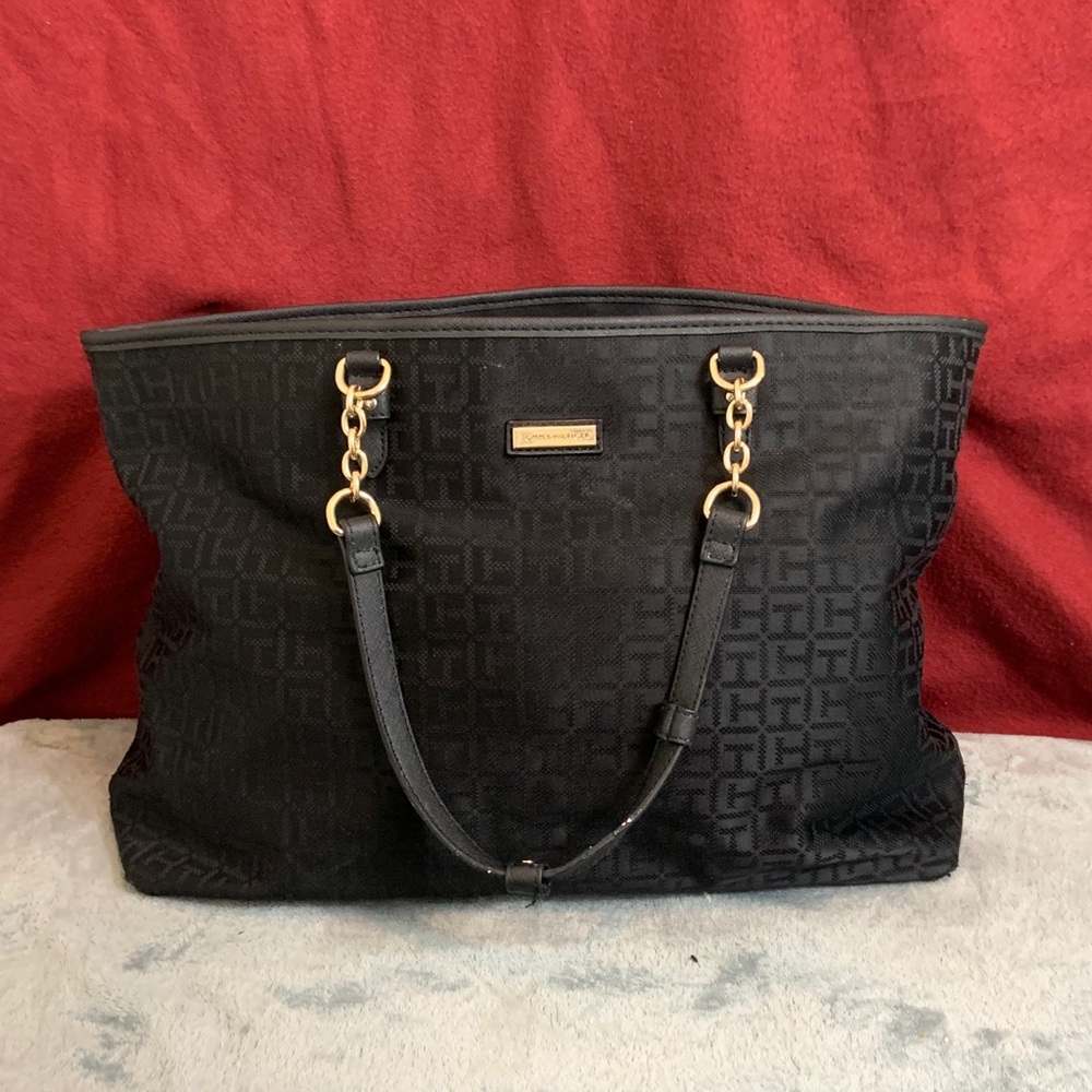 Tommy Hilfiger bag for sale !!!!
